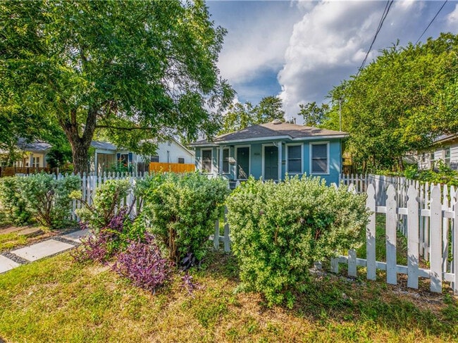 Photo - 906 Capitol Ct