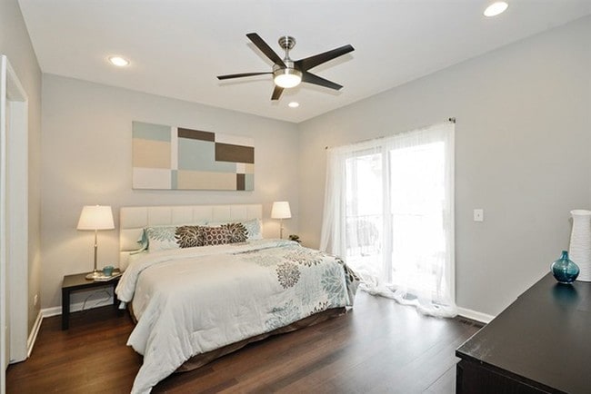 master bedroom - 1915 S Racine Ave Unit 1