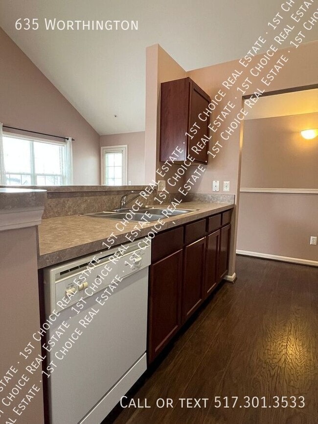 Photo - 635 Worthington-