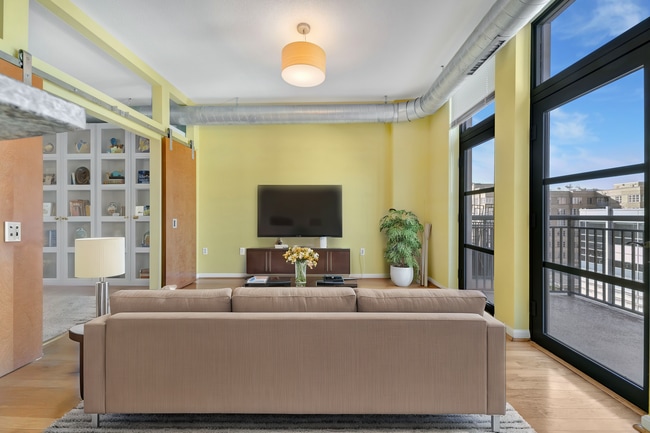 Photo - 1390 Kenyon St NW Unit 719