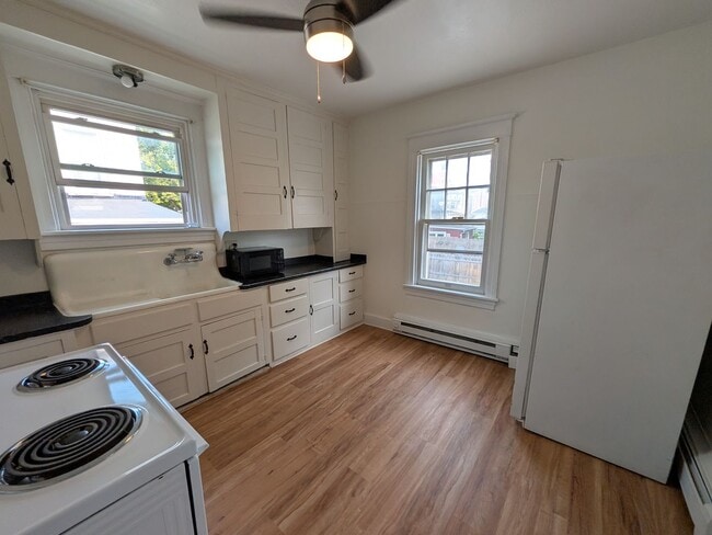 Building Photo - 311 Jefferson Ave Unit 2
