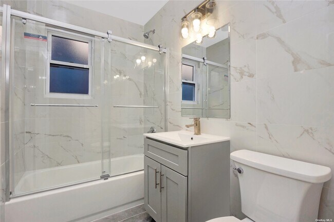 Photo - 160-37 Willets Point Blvd