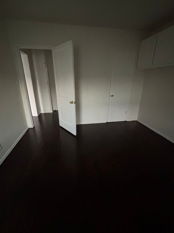 Photo - 318 E 99th St