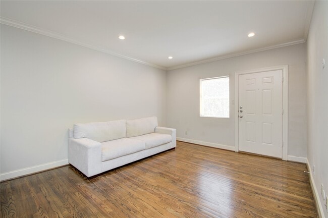 Photo - 6503 Mapleridge St Unidad C