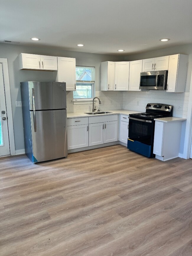 Photo - 1817 Newcastle St