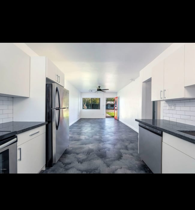 Photo - 3338 N 16th Ave Unidad 2