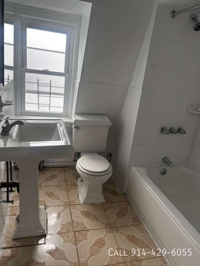 Photo - 44 Vineyard Ave