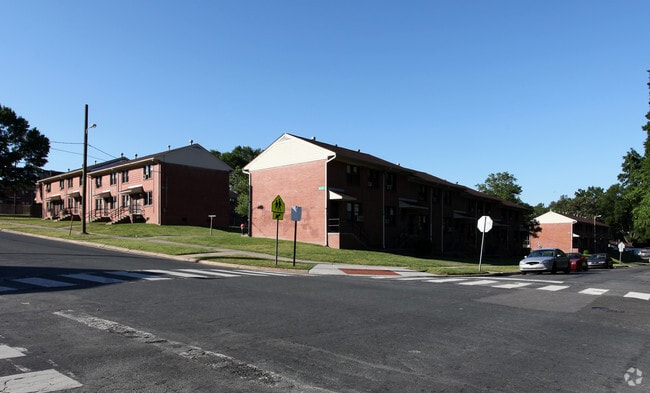 Photo - McDougald Terrace Apartments