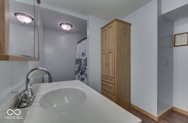 Photo - 3935 Mistletoe Dr