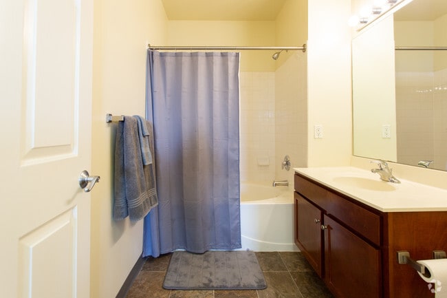 2BR, 2BA - 1098