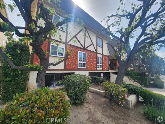 Building Photo - 7432 Hazeltine Ave Unit 9 Rental