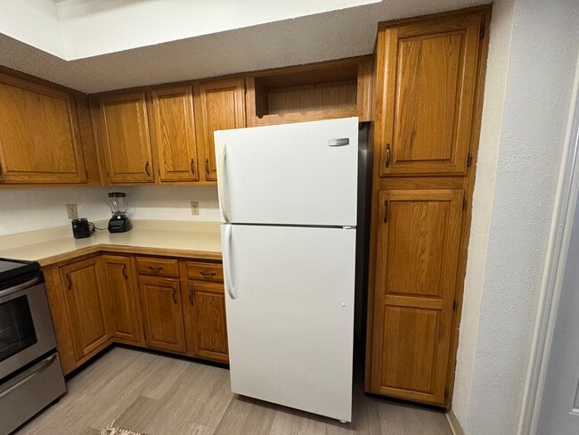 2826 S Bartell Dr Unidad F23