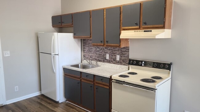 Photo - 27 Hege Drive