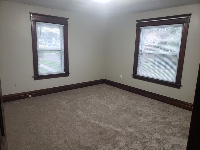 Living Room - 610 N Sycamore St Unit 2