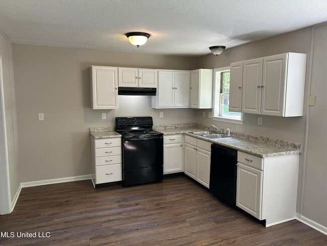 Photo - 2955 Normandy Dr