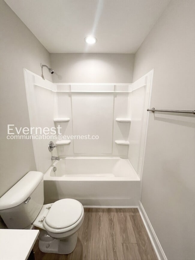 Photo - 1000 Henry Pl Blvd