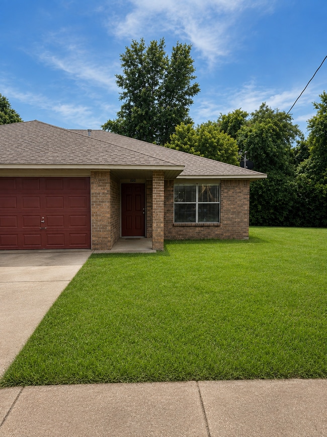 Building Photo - 6773-6775 Kathleen Cir Unit 6773
