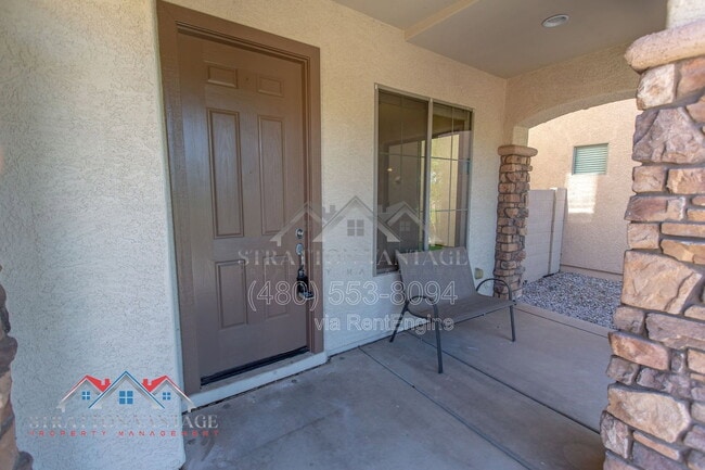 9136 W Meadow Dr
