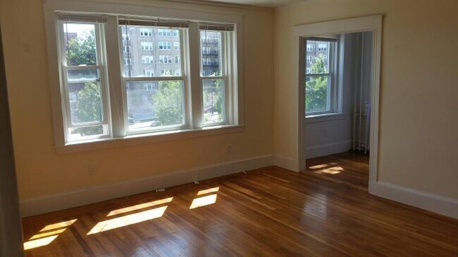 Photo - 1615 Commonwealth Ave Unidad 15