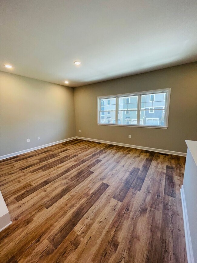 Photo - Like New End Unit Townhouse in Congers Creek
