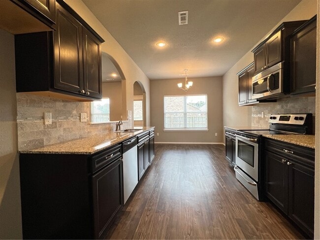 Photo - 1306 W Walker Dr