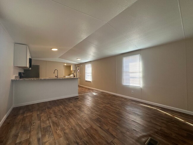 Photo - 119 N Kings St