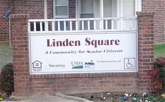 Photo - 700 W Broad St