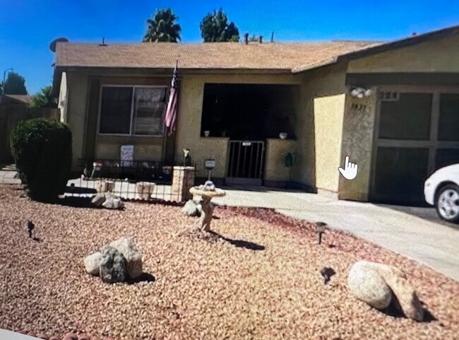 Building Photo - 1931 Nuevo St