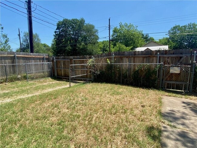 Photo - 1306 Perez St