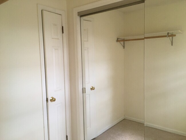 Photo - 4995 E State Rd 45