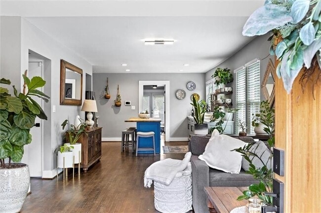Photo - 1183 Ewing Pl SW