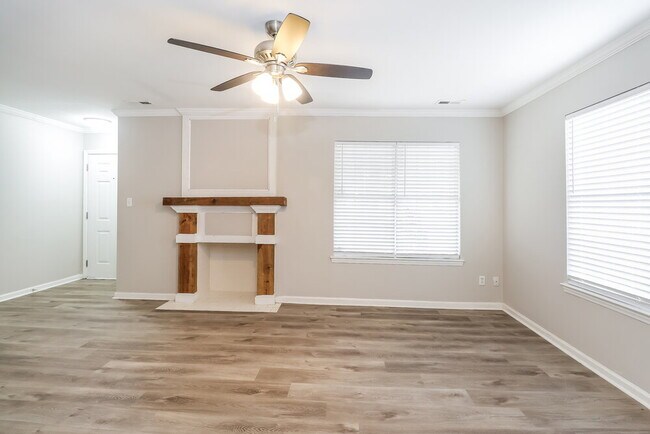 Photo - 15924 Lawyers Rd