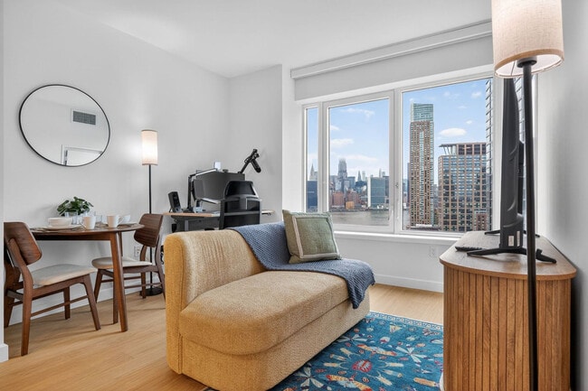 Building Photo - 16 Dupont St