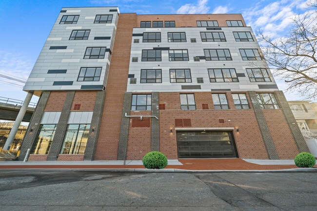 Photo - 17 Avenue E Apartments