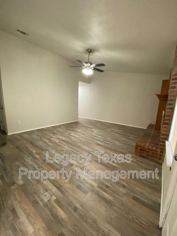 Photo - 801 McAnear St Unit #B