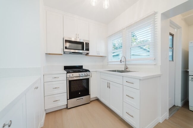 Photo - 681 Hillside Terrace