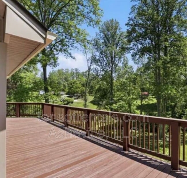 Photo - 207 Wood Dale Dr