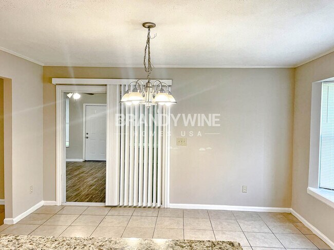 Photo - 1 MONTH FREE RENT