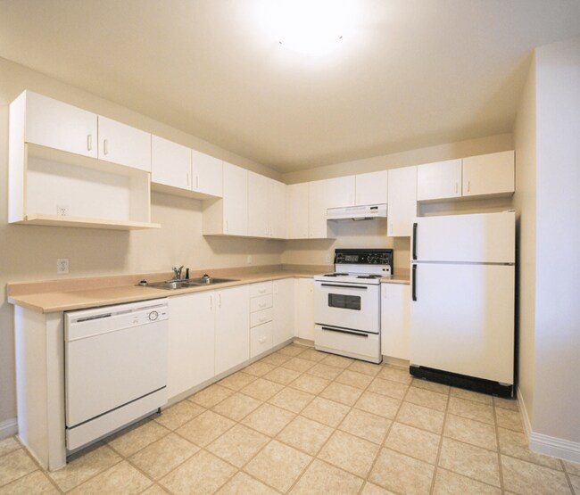 Photo - 316 Acadie Avenue