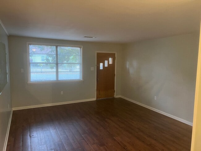 Photo - 1267-1267 Harton St