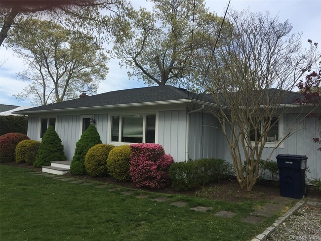 Photo - 13 Whiting Rd House