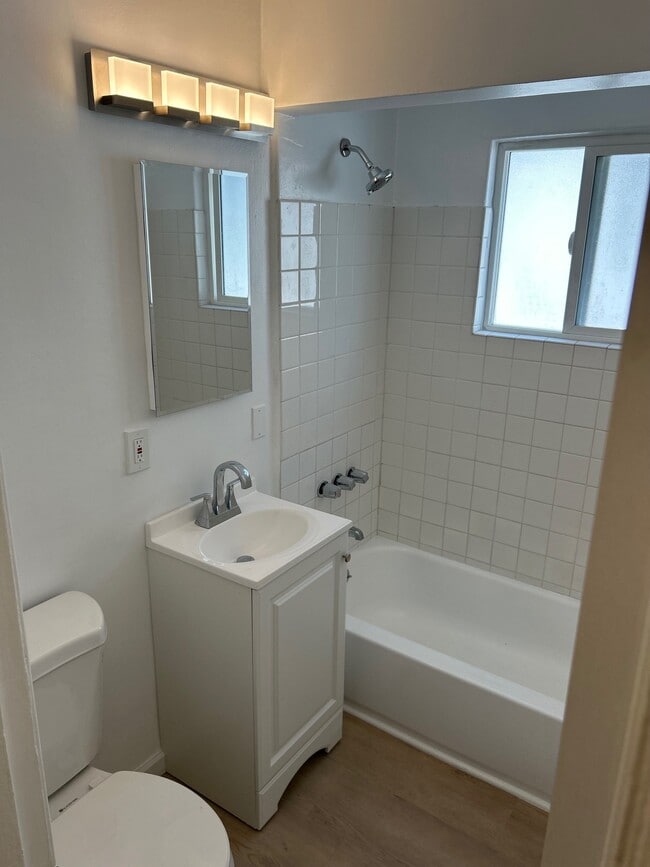 Photo - 204 W Verdugo Ave