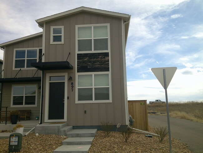 Building Photo - 897 Great Plains Ave Rental