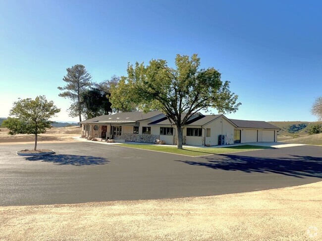 Building Photo - 8850 Rocky Canyon Rd Rental