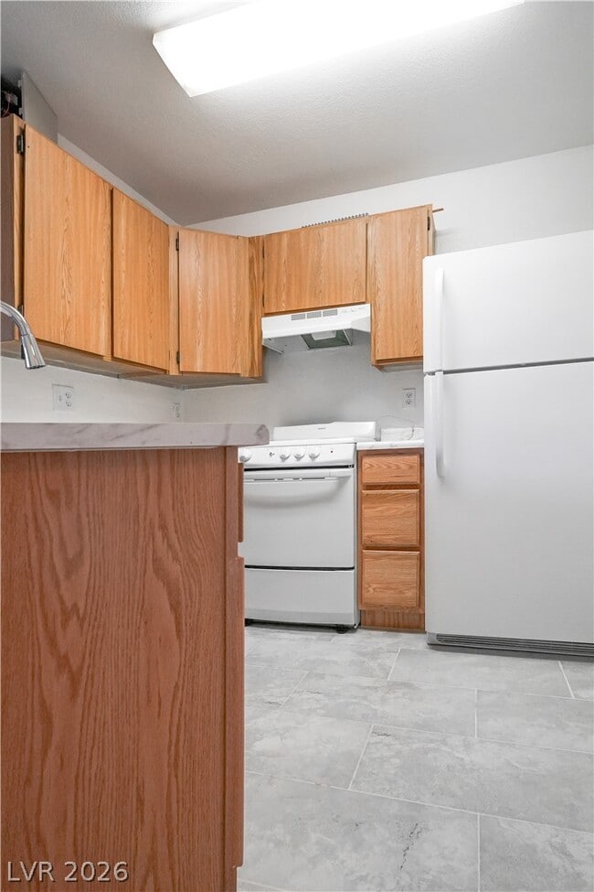 Building Photo - 510 Elm Dr Unit 106