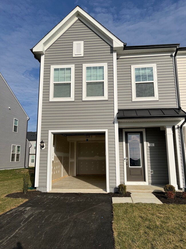Building Photo - 18 Bruton Ln