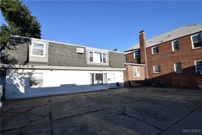 Building Photo - 1455 Sheridan Dr