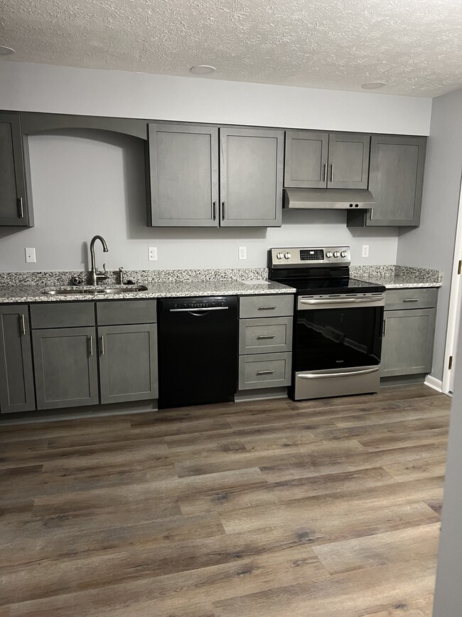 Photo - 1606 Smith Rd
