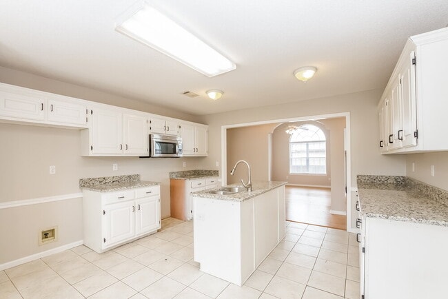 Photo - 4663 Shadow Field Ln