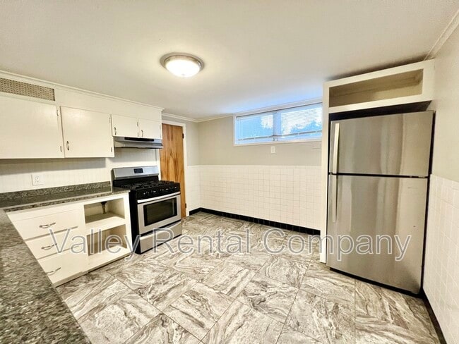 Photo - 72 Lyman St
